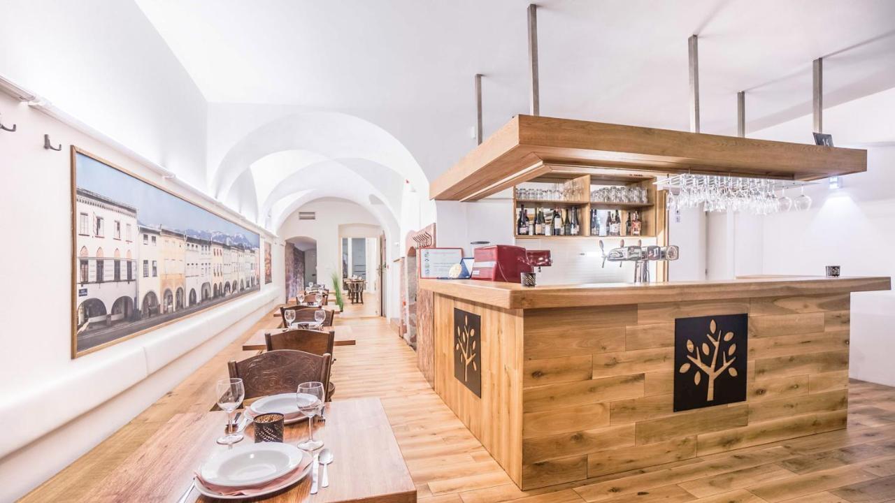 Penzion A Restaurace 14 Hostinné Buitenkant foto